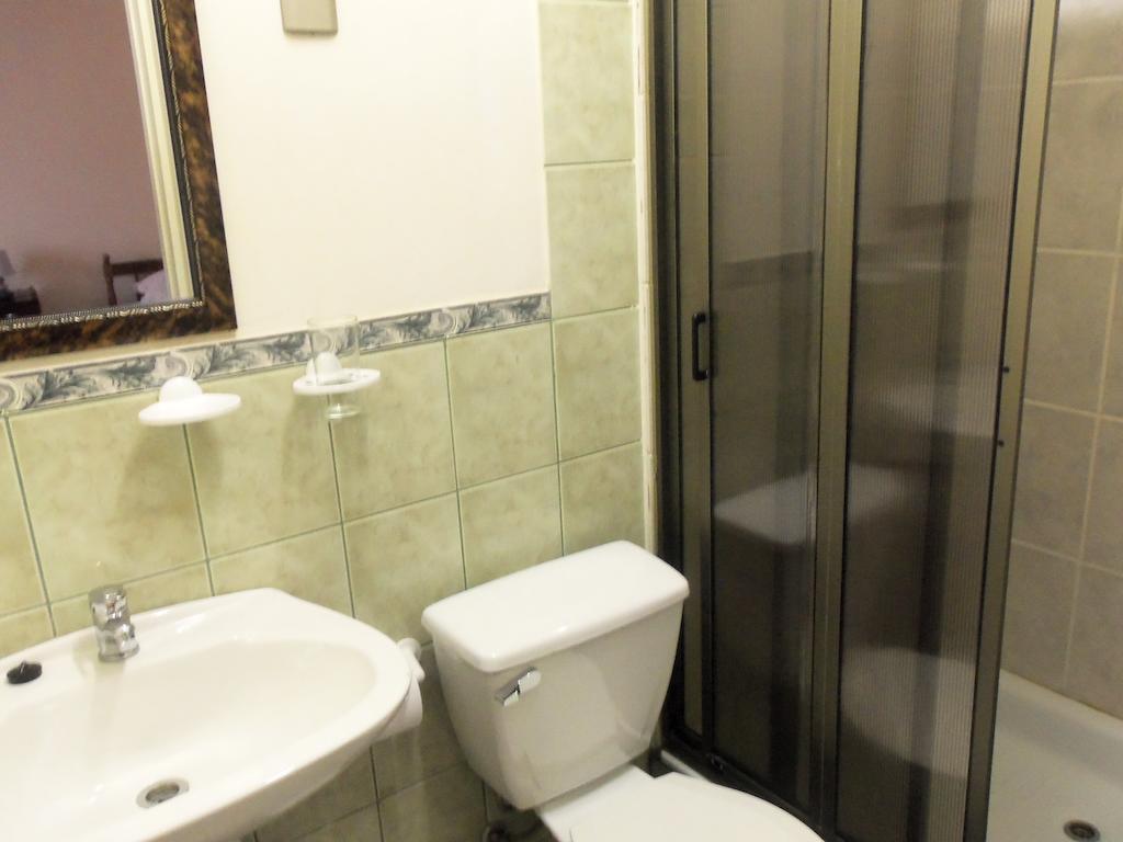 Hostal Joshiken Punta Arenas Rom bilde
