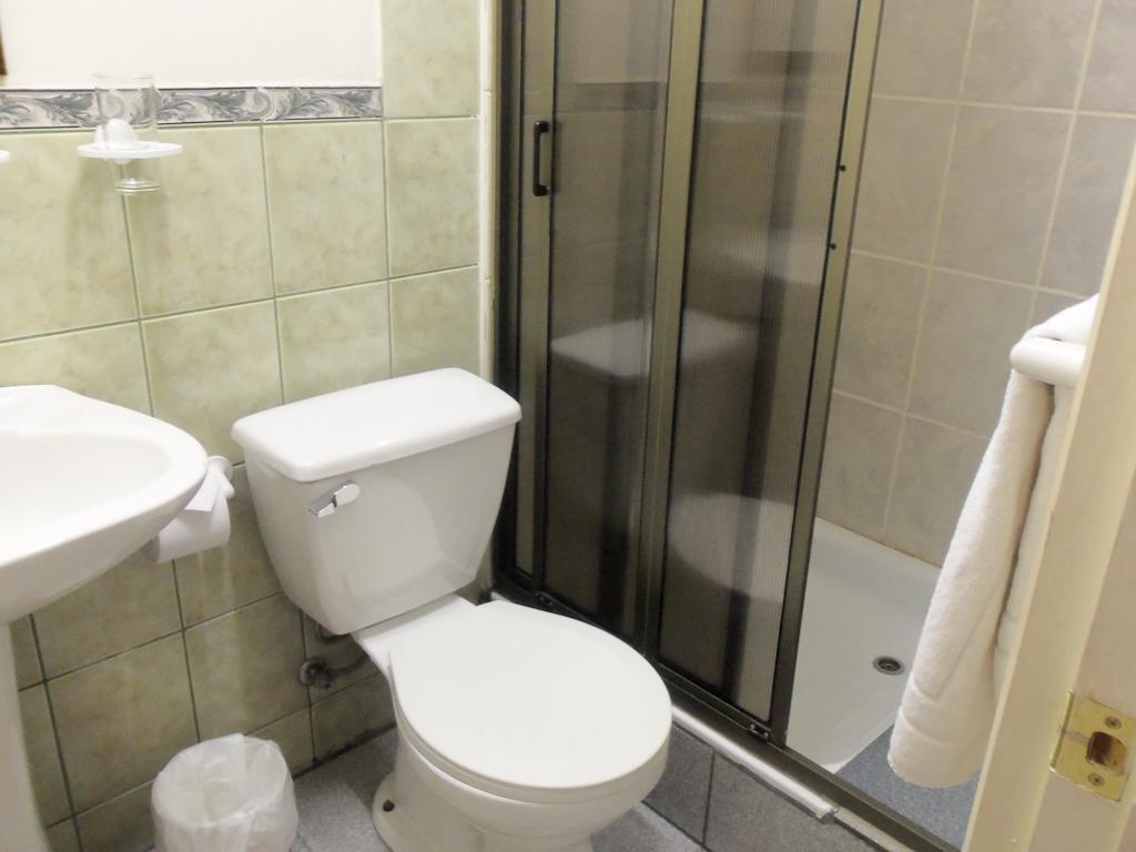 Hostal Joshiken Punta Arenas Eksteriør bilde