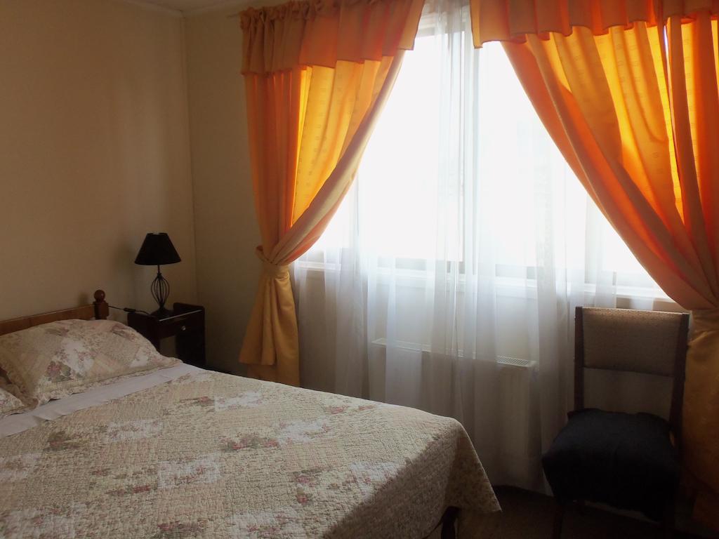 Hostal Joshiken Punta Arenas Eksteriør bilde