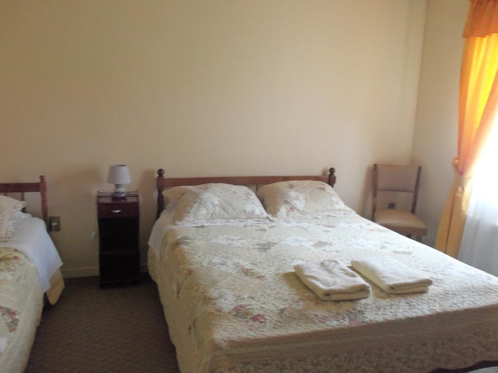 Hostal Joshiken Punta Arenas Rom bilde