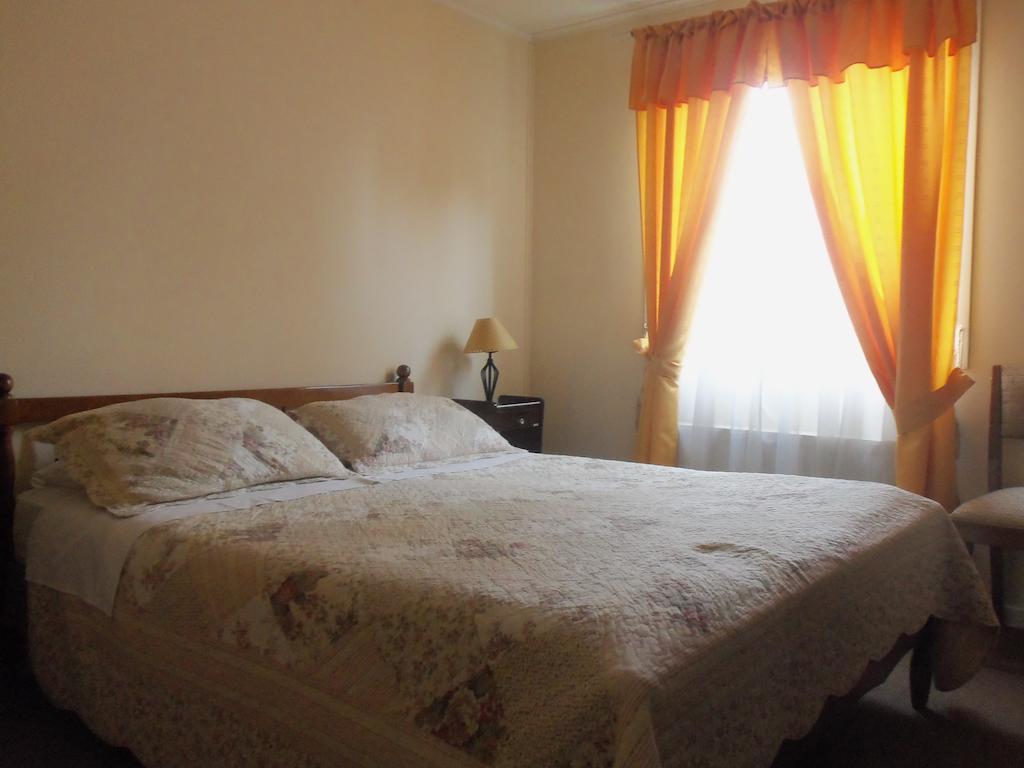 Hostal Joshiken Punta Arenas Eksteriør bilde