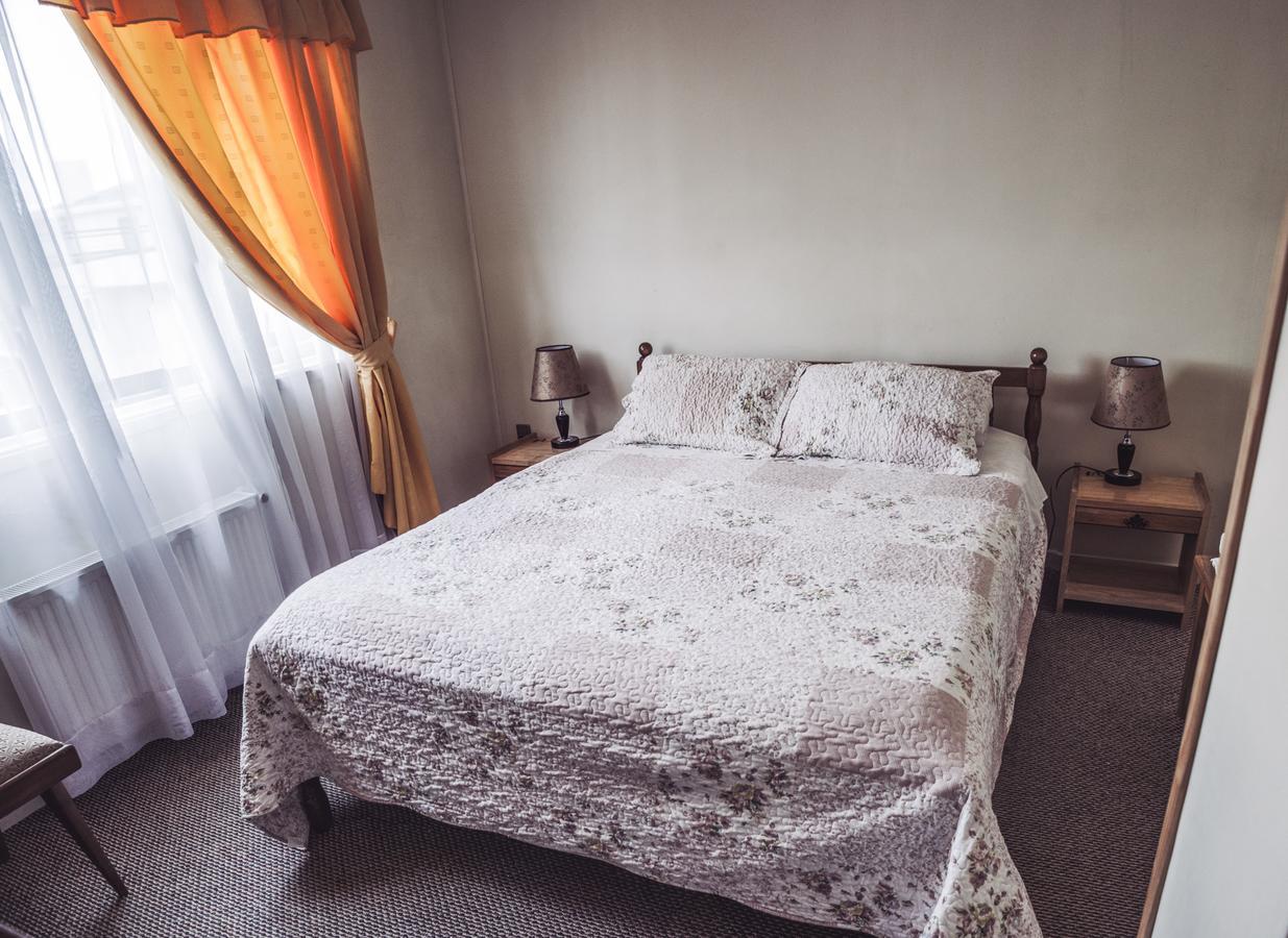 Hostal Joshiken Punta Arenas Eksteriør bilde