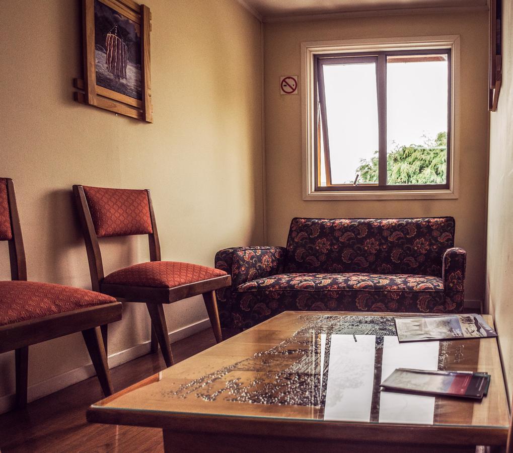 Hostal Joshiken Punta Arenas Eksteriør bilde